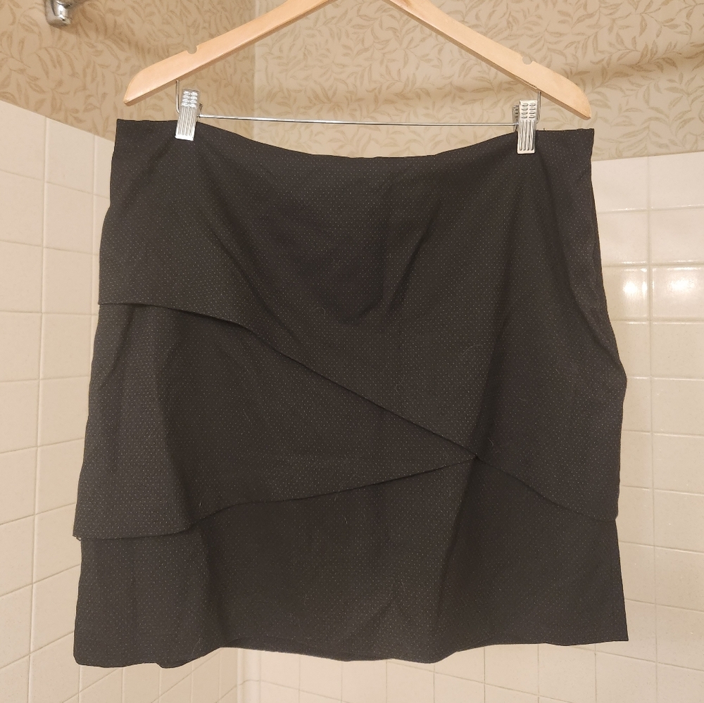 Dainty dots office skirt